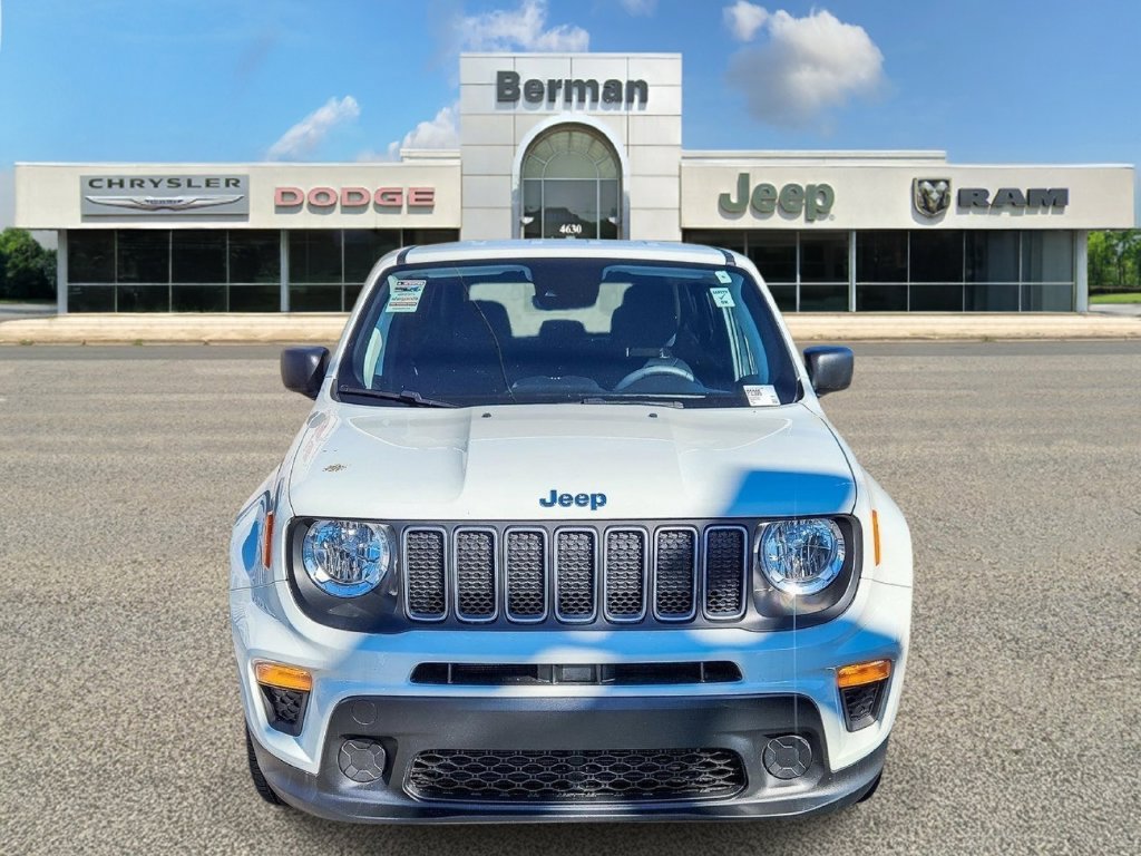 Certified 2023 Jeep Renegade Latitude AWD/4WD image 4