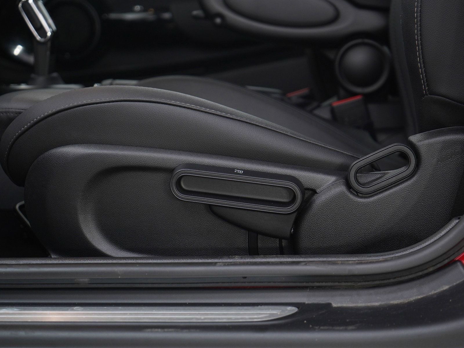 Used 2024 MINI Cooper 2-Door Hardtop image 22