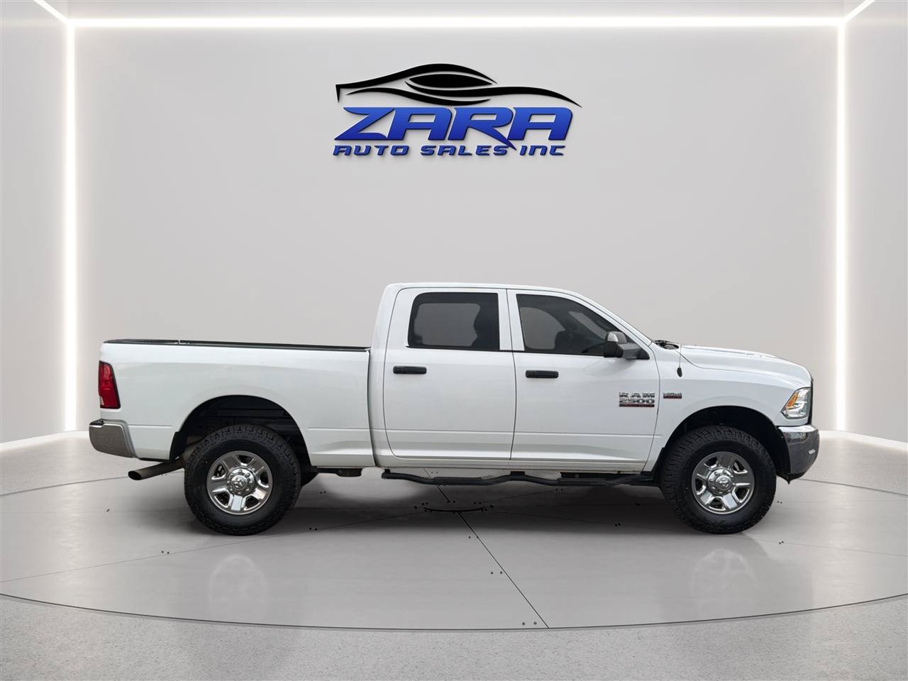 Used 2017 RAM 2500 Tradesman w/ Chrome Appearance Group AWD/4WD image 8