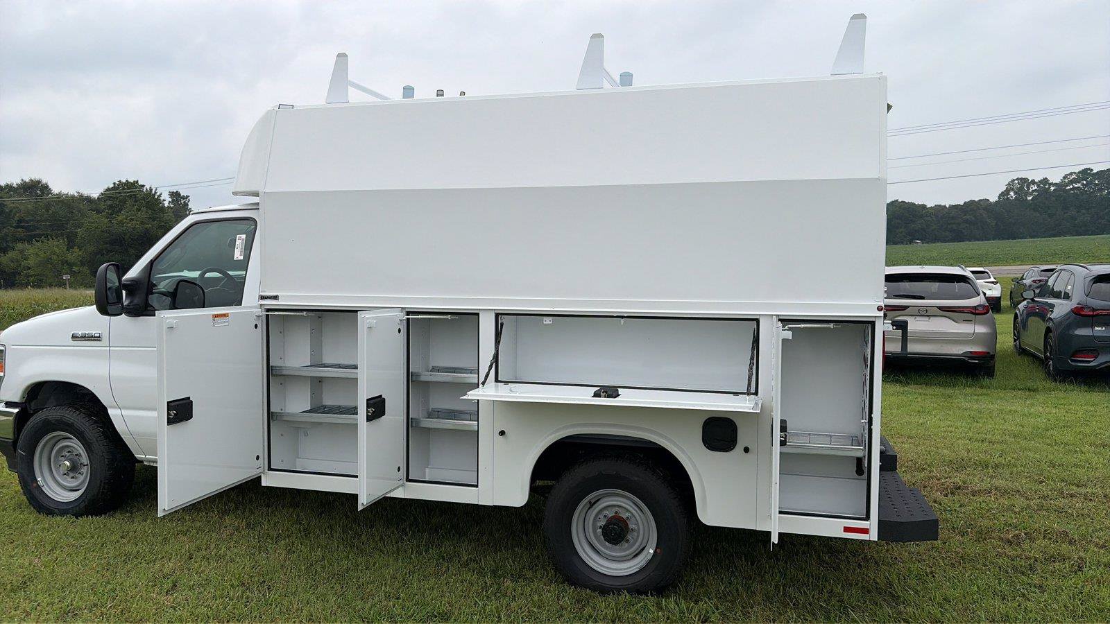 New 2027 Ford E-350 and Econoline 350 Super Duty w/ Power Equipment Group RWD image 18