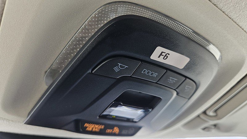 Used 2025 Toyota Corolla LE FWD image 15