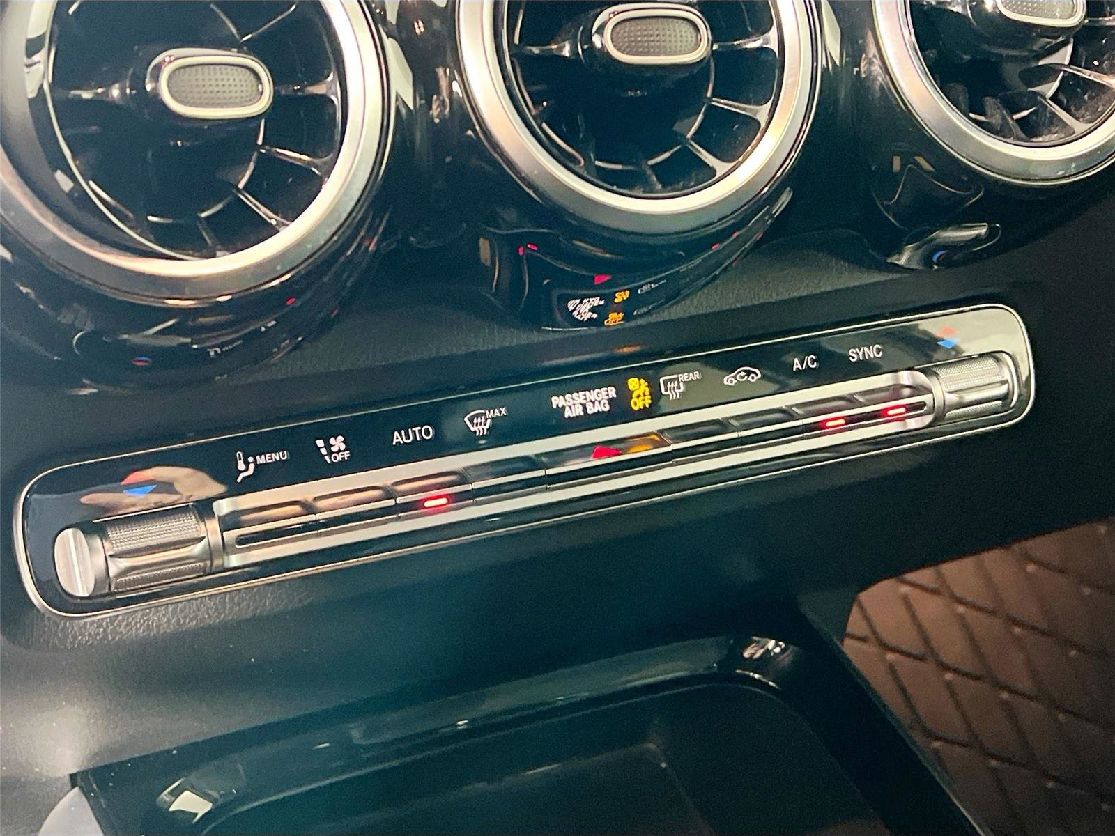 Used 2021 Mercedes-Benz GLB 250 GLB 250 image 15