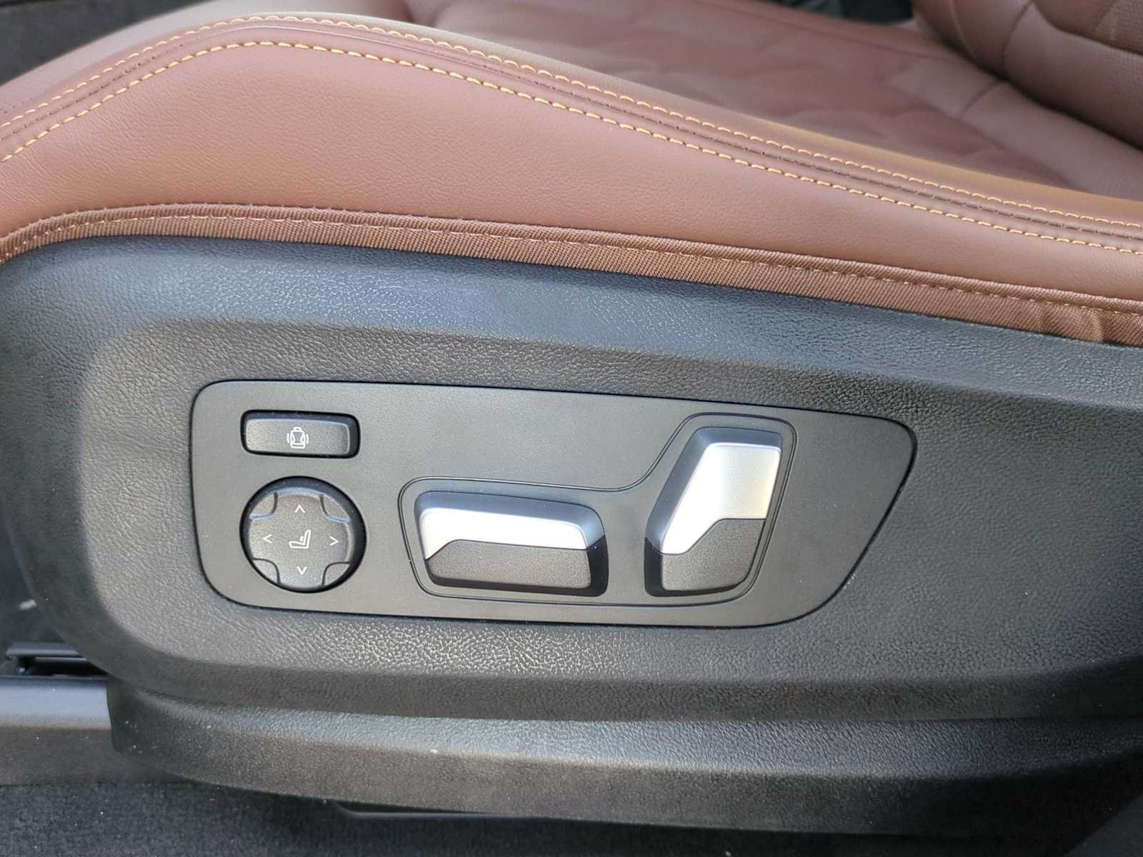 Used 2026 BMW X5 xDrive40i AWD/4WD image 17