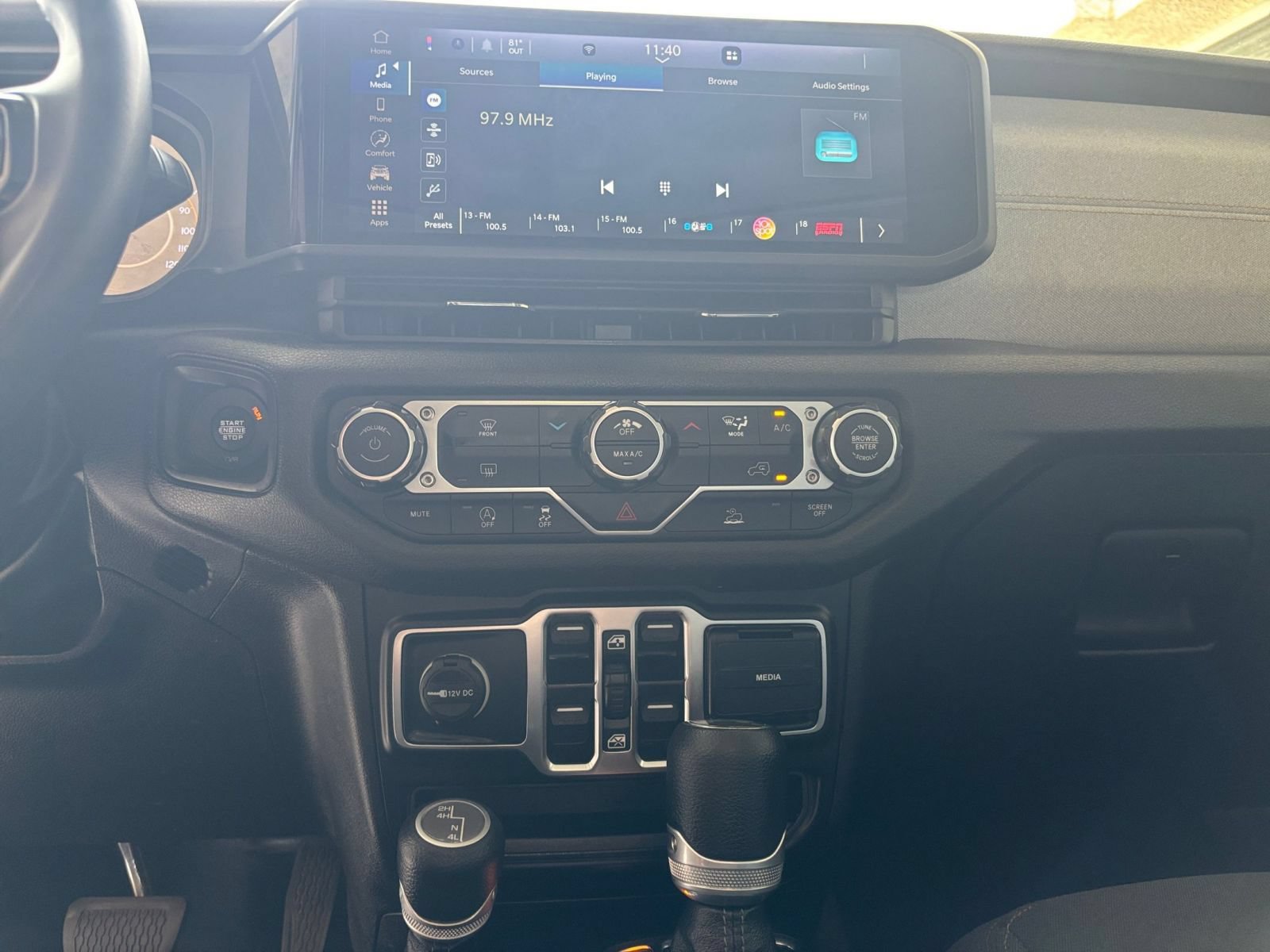 Used 2025 Jeep Wrangler Unlimited Sport AWD/4WD image 16