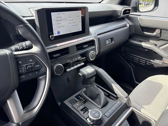 Certified 2025 Toyota 4Runner SR5 AWD/4WD image 16