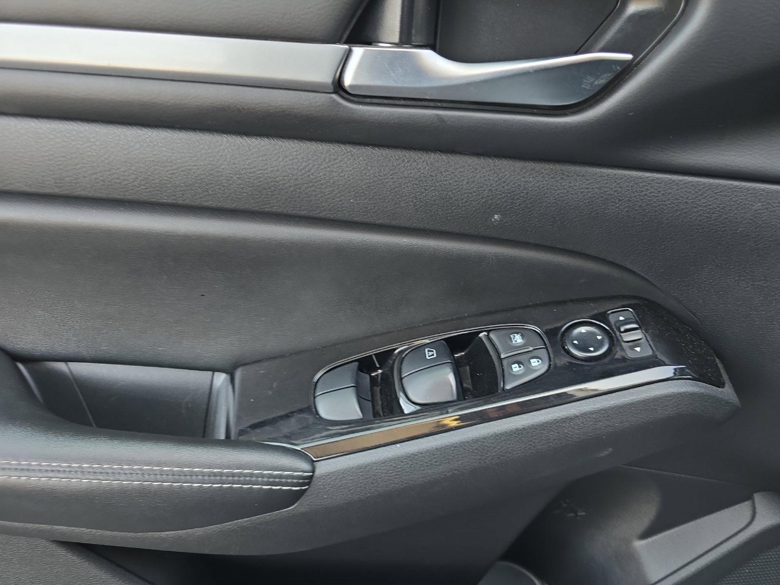 Used 2023 Nissan Altima 2.5 SV image 11