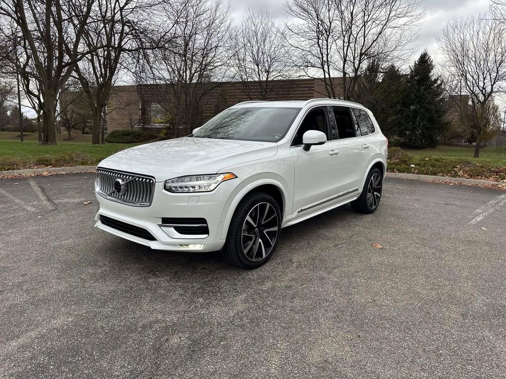 Used 2023 Volvo XC90 B6 Plus w/ Protection Package Premier image 3