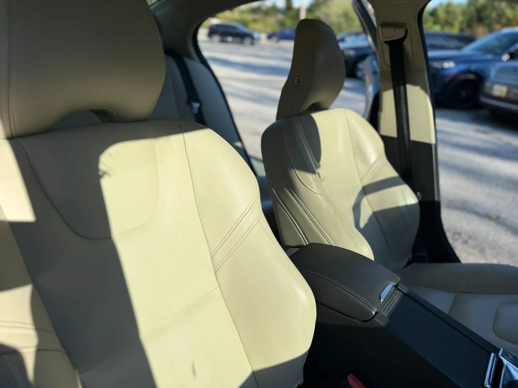 Used 2018 Volvo S60 T5 Inscription Platinum AWD/4WD image 10