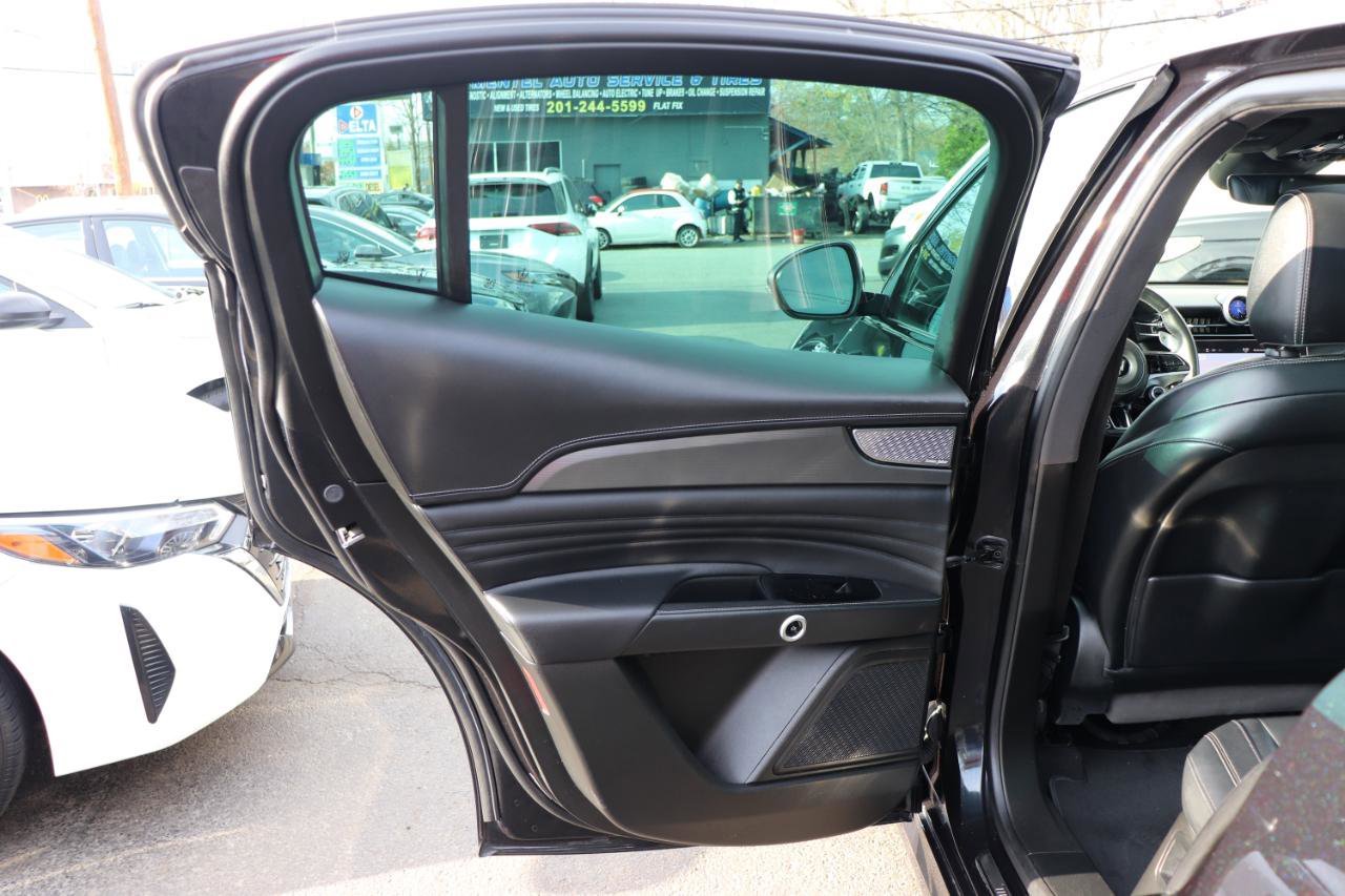 Used 2023 Maserati Grecale GT image 27