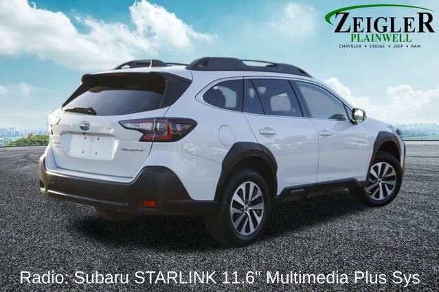 Used 2023 Subaru Outback Premium image 3