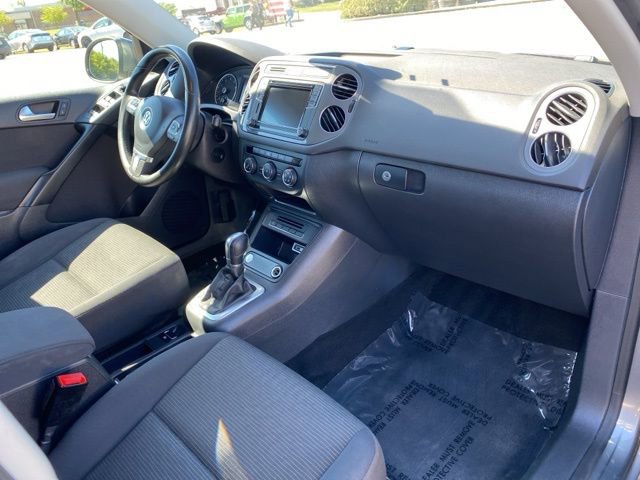 Used 2018 Volkswagen Tiguan Limited w/ Premium Package AWD/4WD image 26