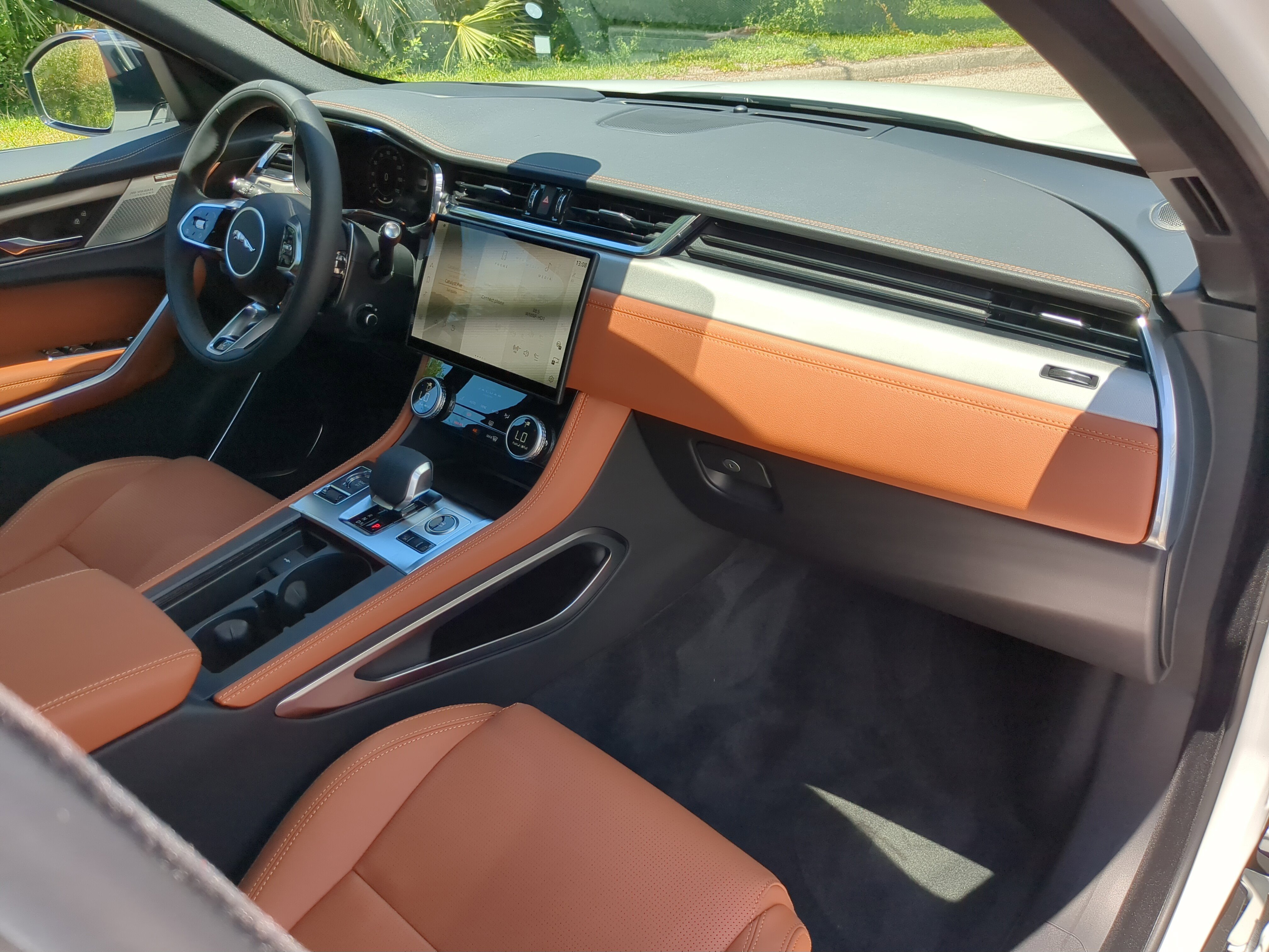 New 2026 Jaguar F-PACE R-Dynamic S AWD/4WD image 11