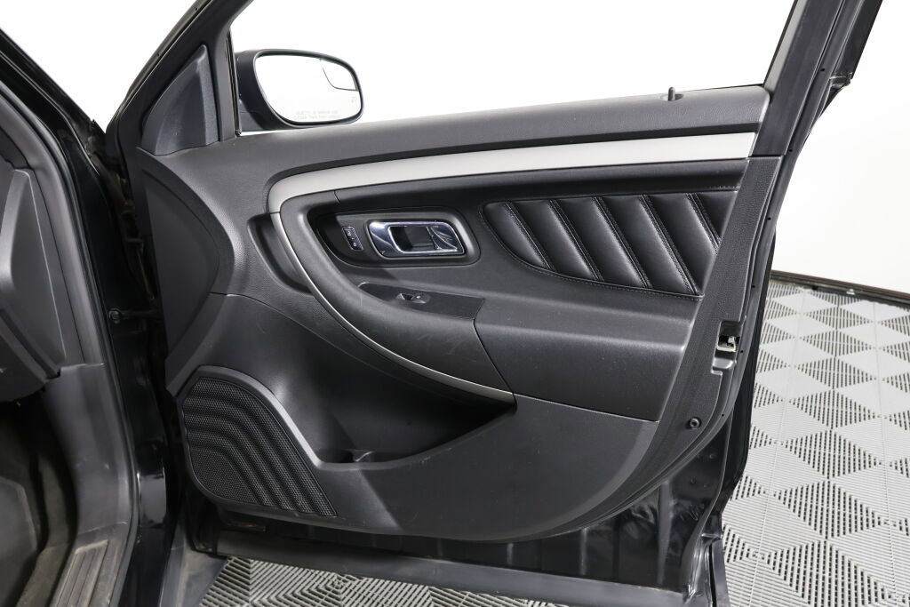 Used 2015 Ford Taurus SEL image 25