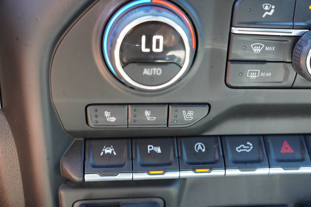 Certified 2019 Chevrolet Silverado 1500 LTZ w/ LTZ Premium Package AWD/4WD image 32