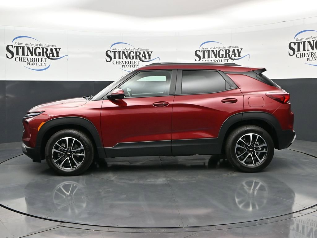Used 2025 Chevrolet TrailBlazer LT w/ Convenience Package FWD image 4