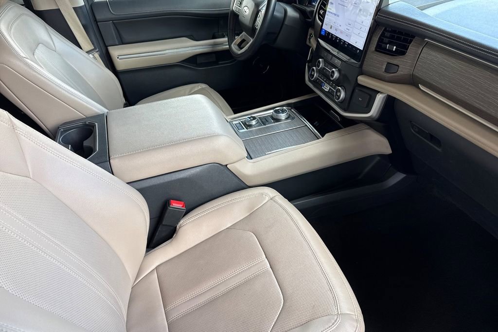 Used 2024 Ford Expedition Max Limited image 26