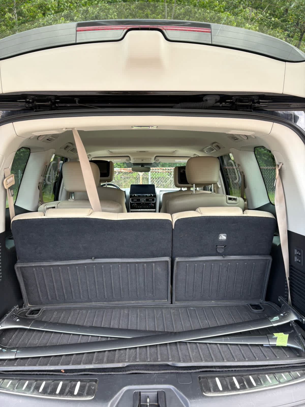 Used 2022 Nissan Armada Platinum w/ Captain's Chairs Package AWD/4WD image 12