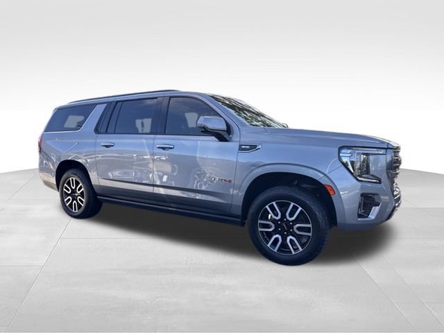 Used 2023 GMC Yukon XL AT4 w/ AT4 Premium Plus Package AWD/4WD image 4