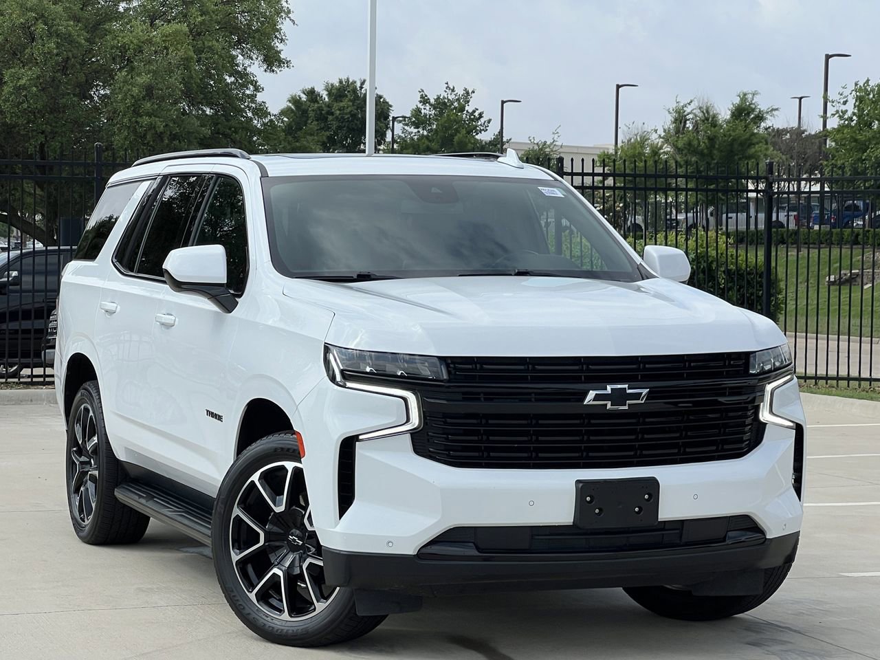 Used 2023 Chevrolet Tahoe RST RWD image 2