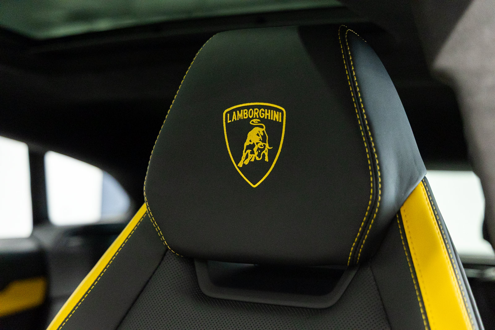 Used 2024 Lamborghini Urus S AWD/4WD image 27