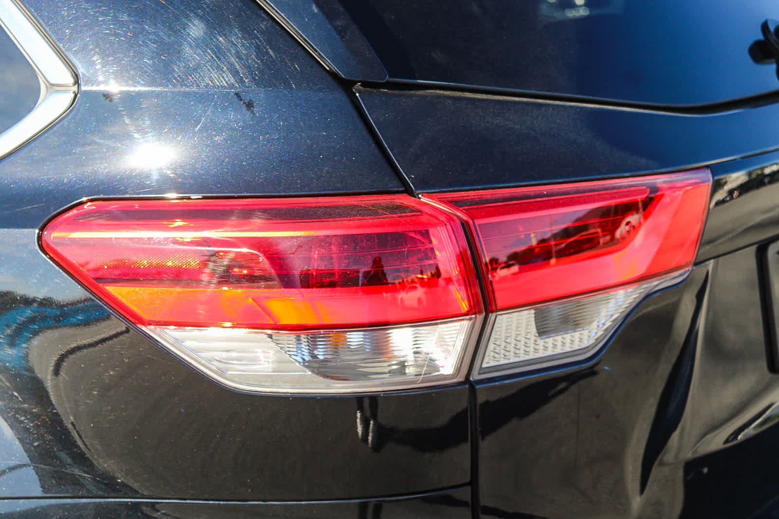 Used 2019 Toyota Highlander Plus FWD image 7