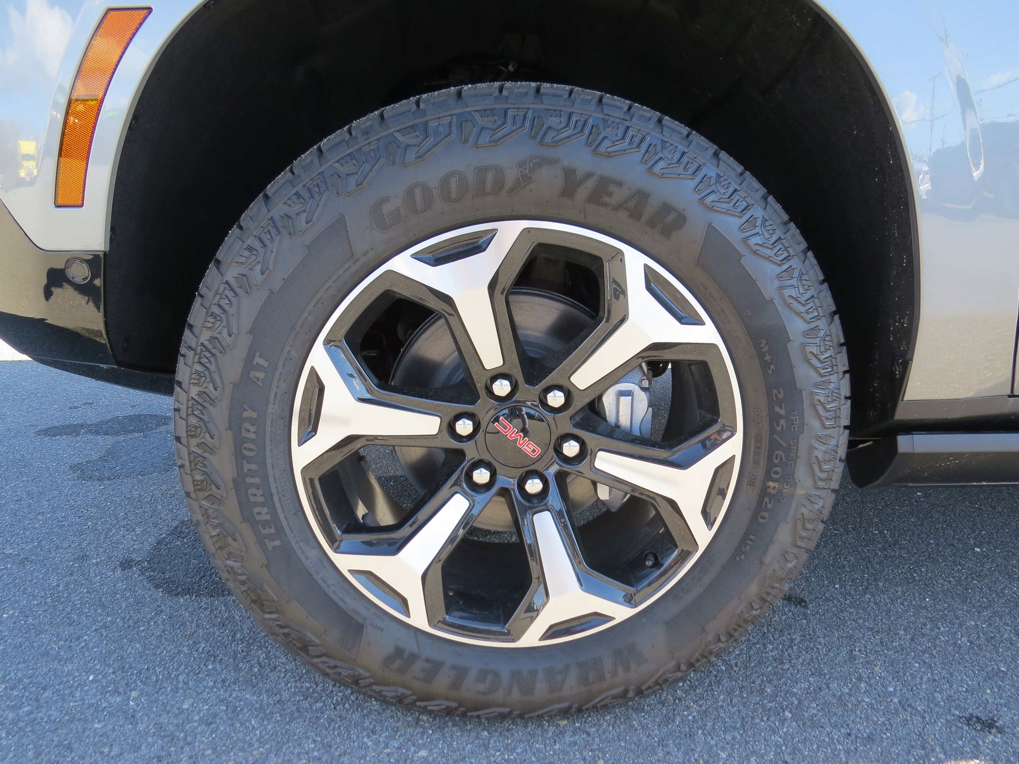 New 2026 GMC Yukon XL AT4 w/ AT4 Premium Package image 13