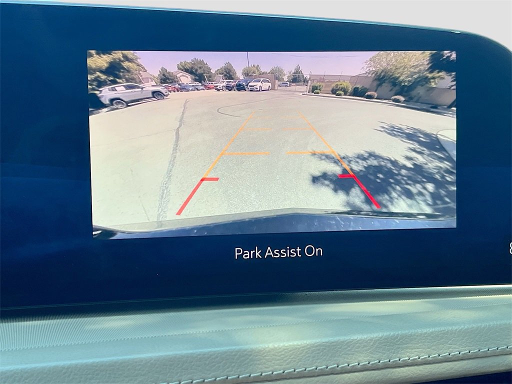 Used 2024 Cadillac XT4 Luxury w/ Cold Weather Package image 14