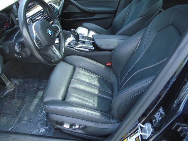 Used 2021 BMW 530i xDrive w/ M Sport Package image 10