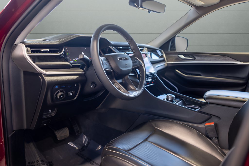 Used 2023 Jeep Grand Cherokee 30th Anniversary AWD/4WD image 38