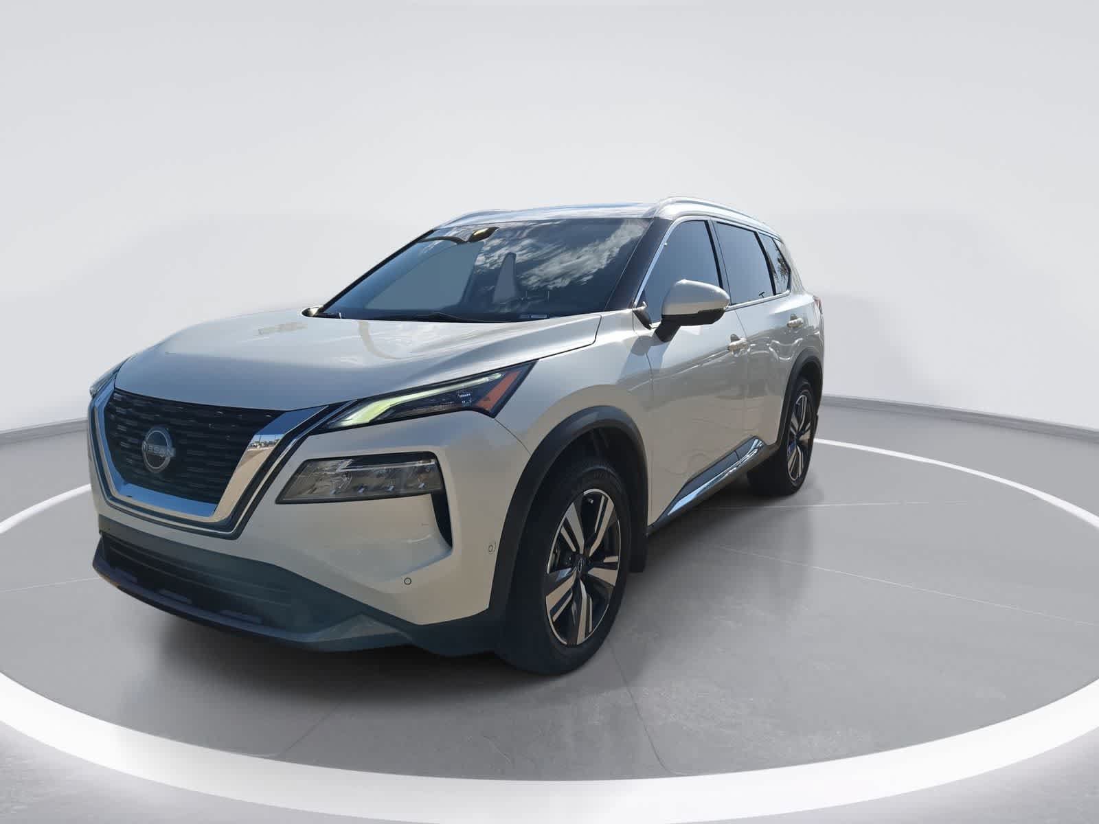 Used 2023 Nissan Rogue SL w/ SL Premium Package FWD image 4