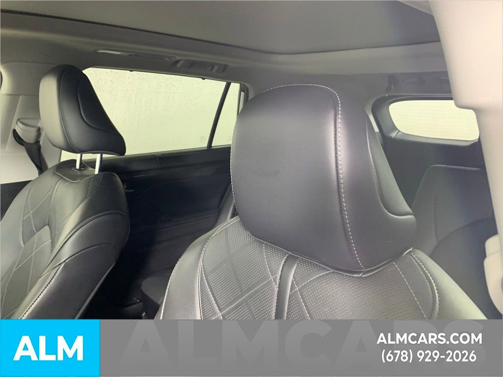 Used 2023 Toyota Highlander Platinum image 17