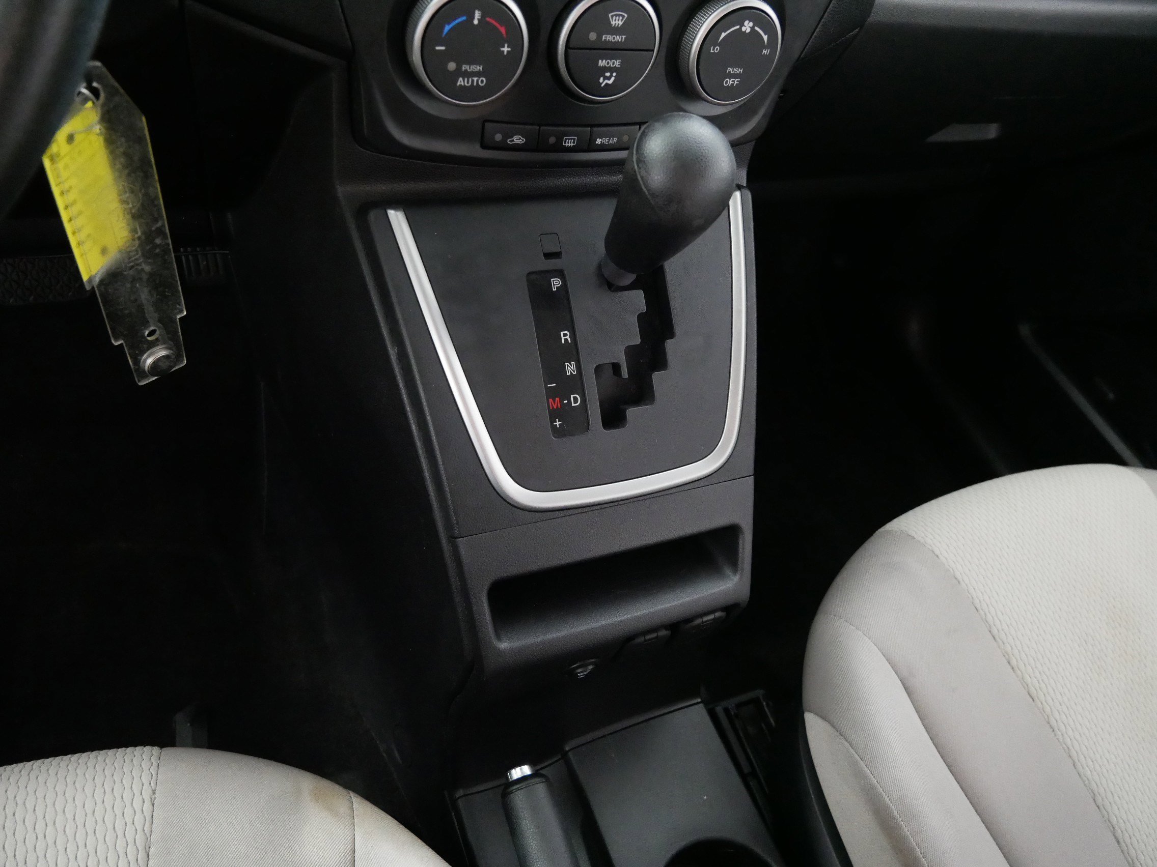 Used 2015 MAZDA MAZDA5 Sport image 24