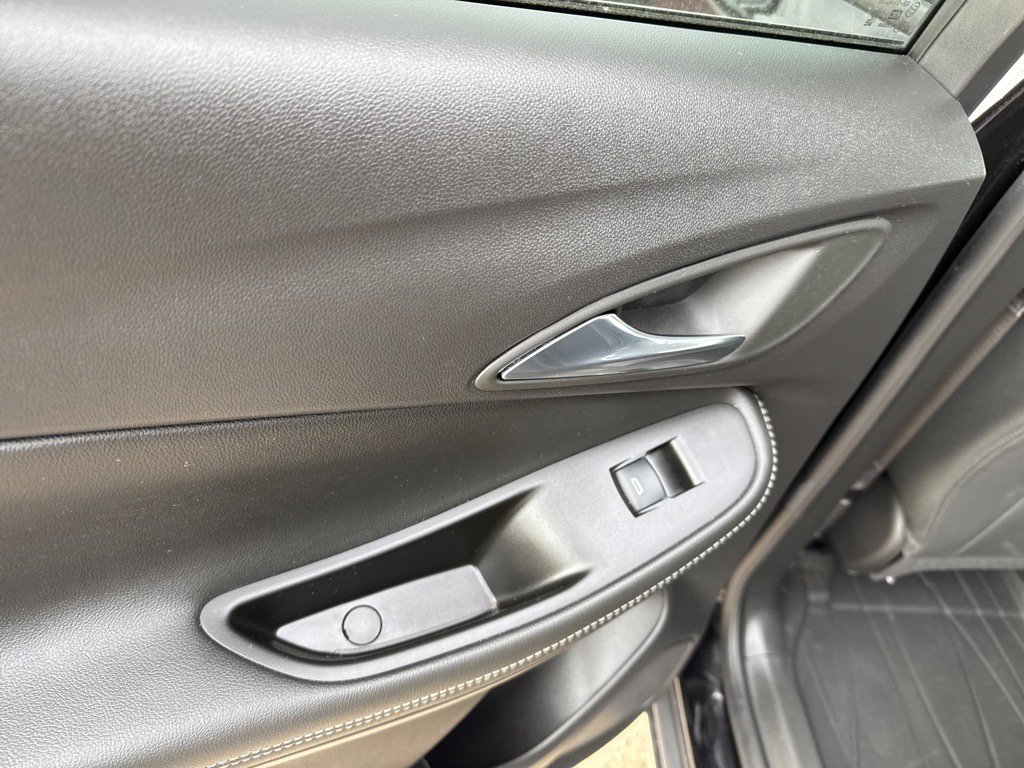 Used 2023 Buick Encore GX Essence w/ Experience Buick Package image 18