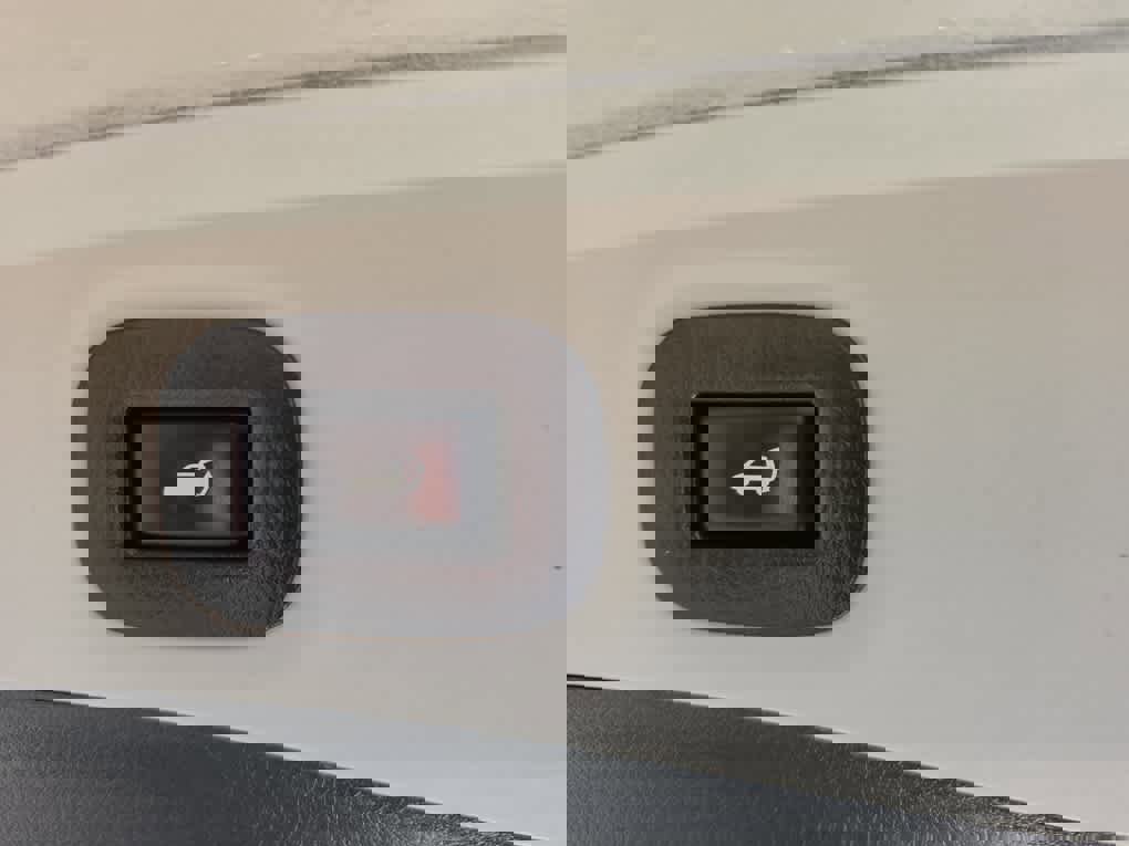 Used 2019 Nissan Rogue SV image 30