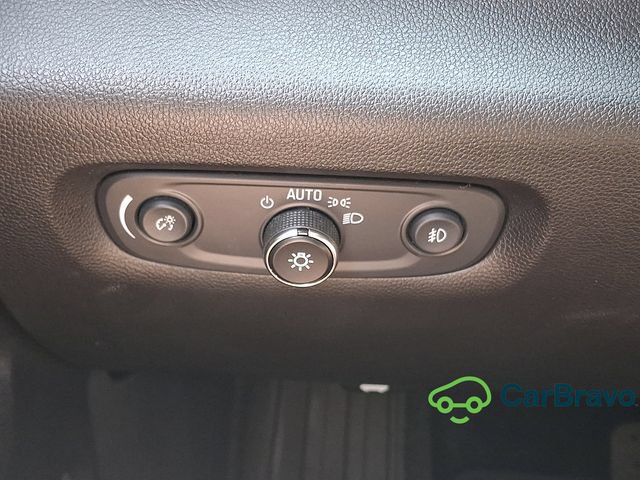 Used 2021 Chevrolet Traverse LT FWD image 24