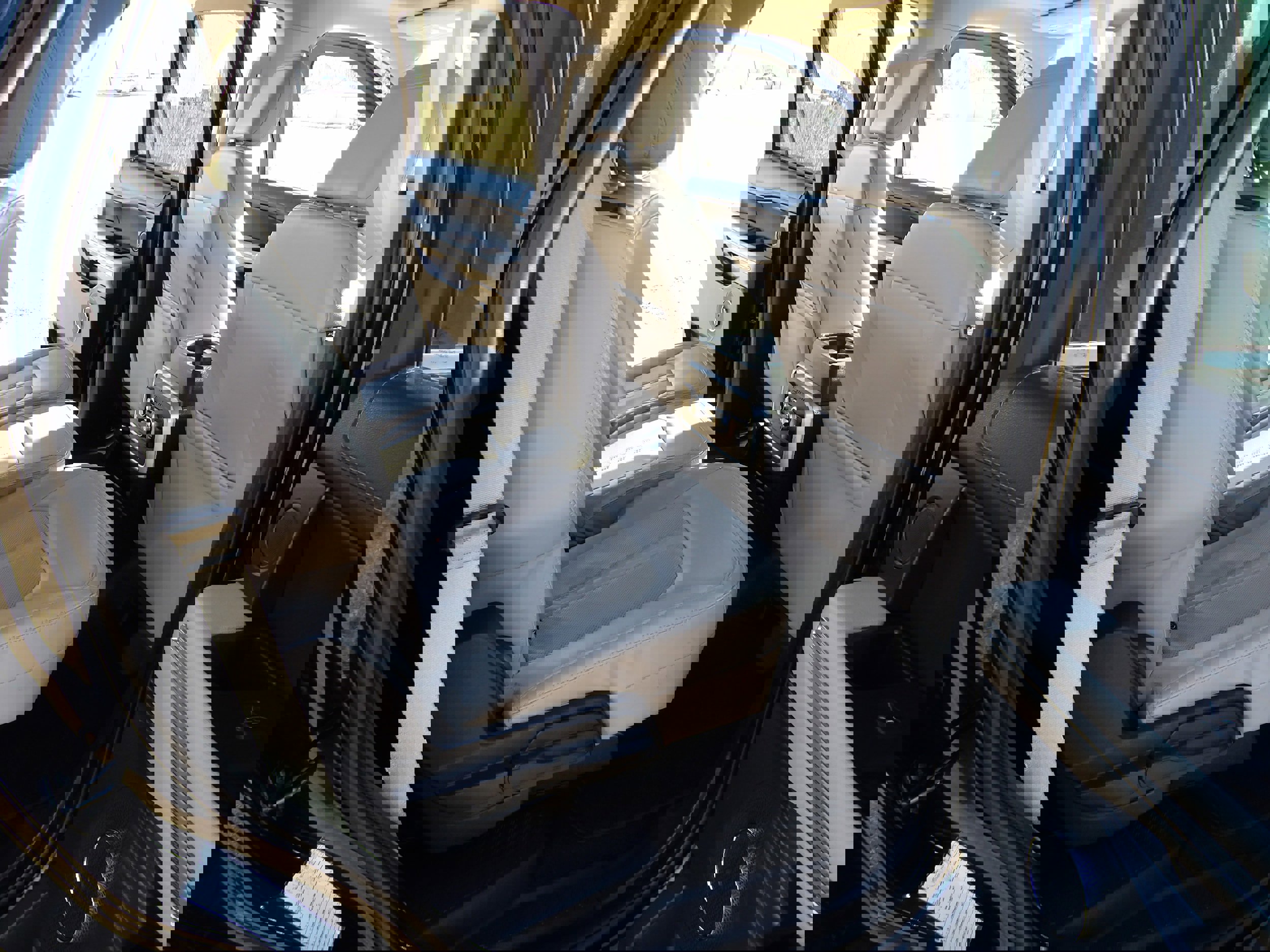 Used 2024 Ford Expedition Limited image 12