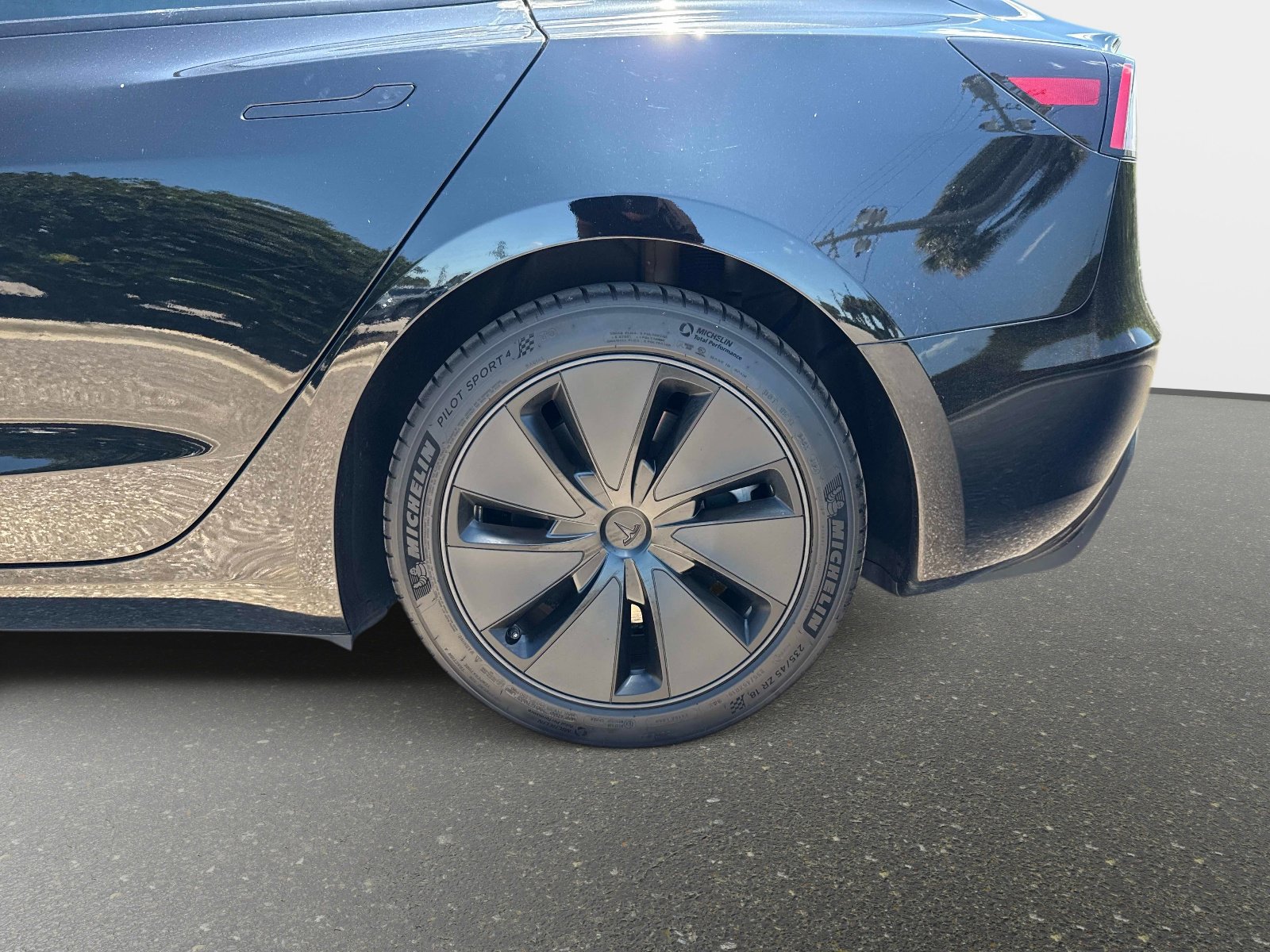 Used 2024 Tesla Model 3 Long Range AWD/4WD image 10