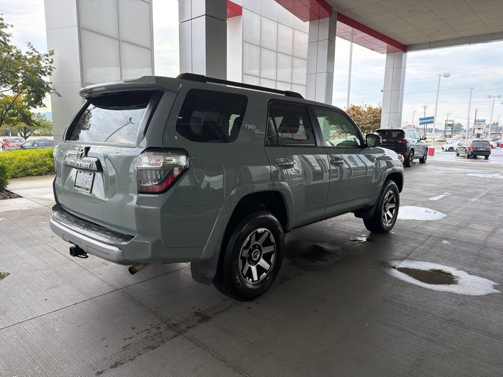 Certified 2023 Toyota 4Runner TRD Off-Road AWD/4WD image 5