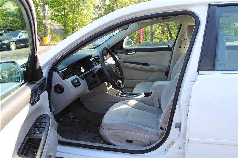 Used 2016 Chevrolet Impala Limited LS FWD image 10