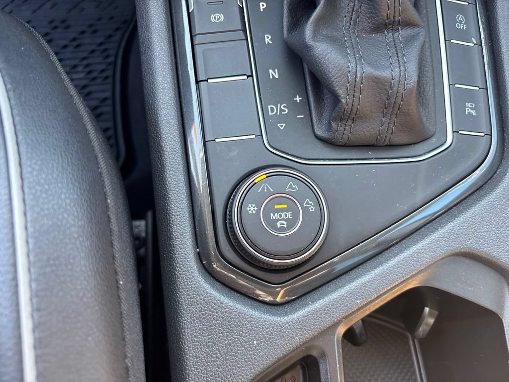 Used 2019 Volkswagen Tiguan SEL Premium AWD/4WD image 13