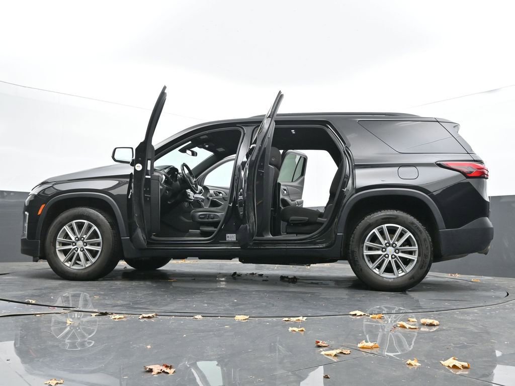 Used 2023 Chevrolet Traverse LT image 68