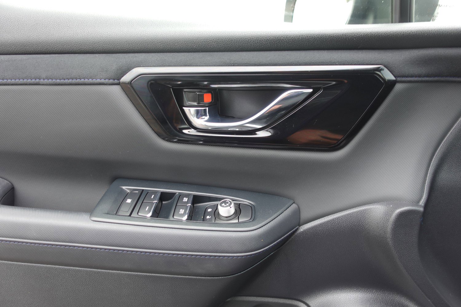 Certified 2025 Subaru Forester Limited image 12