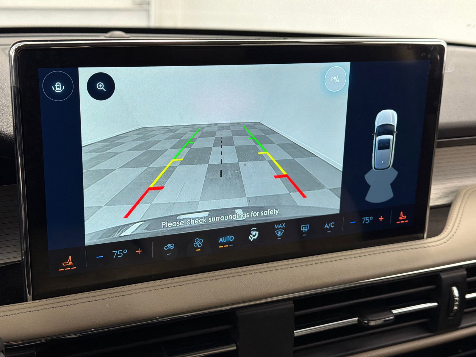 Certified 2025 Lincoln Corsair AWD image 27