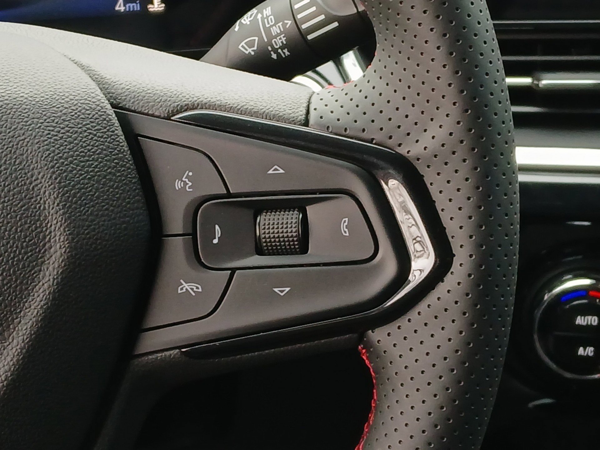 New 2026 Chevrolet Trax RS w/ Driver Confidence Package image 10