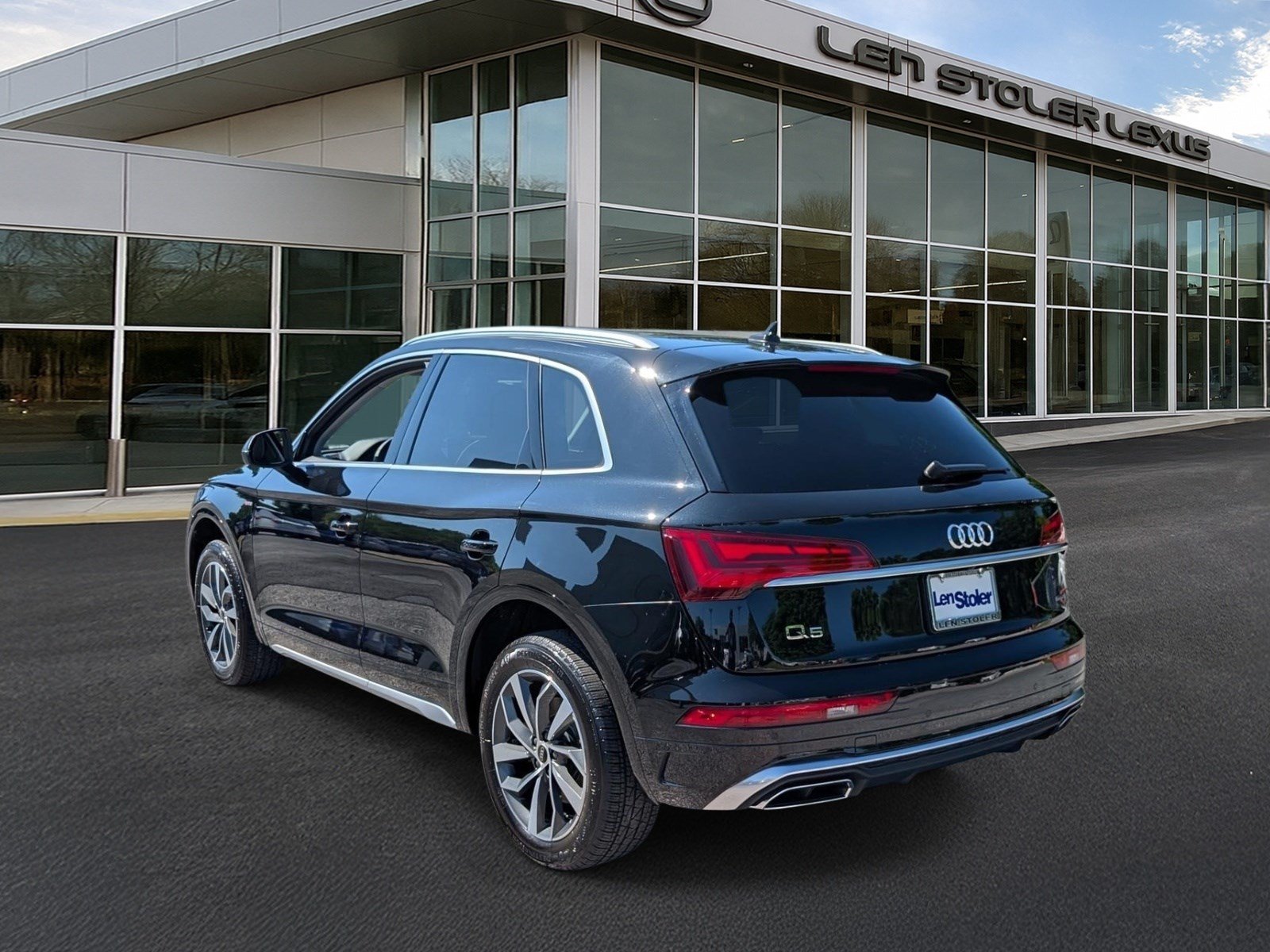 Used 2023 Audi Q5 2.0T Premium Plus w/ Premium Plus Package AWD/4WD image 5
