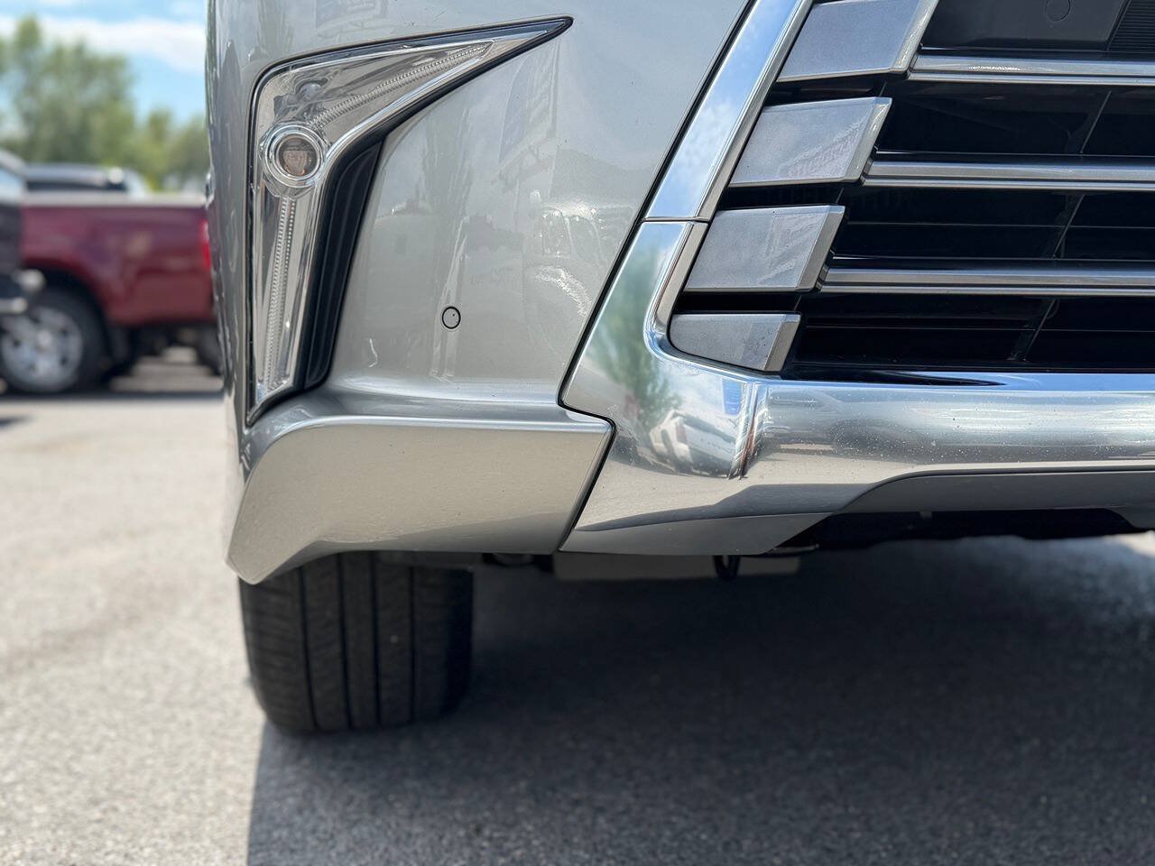 Used 2017 Lexus LX 570 4WD w/ Luxury Package image 20