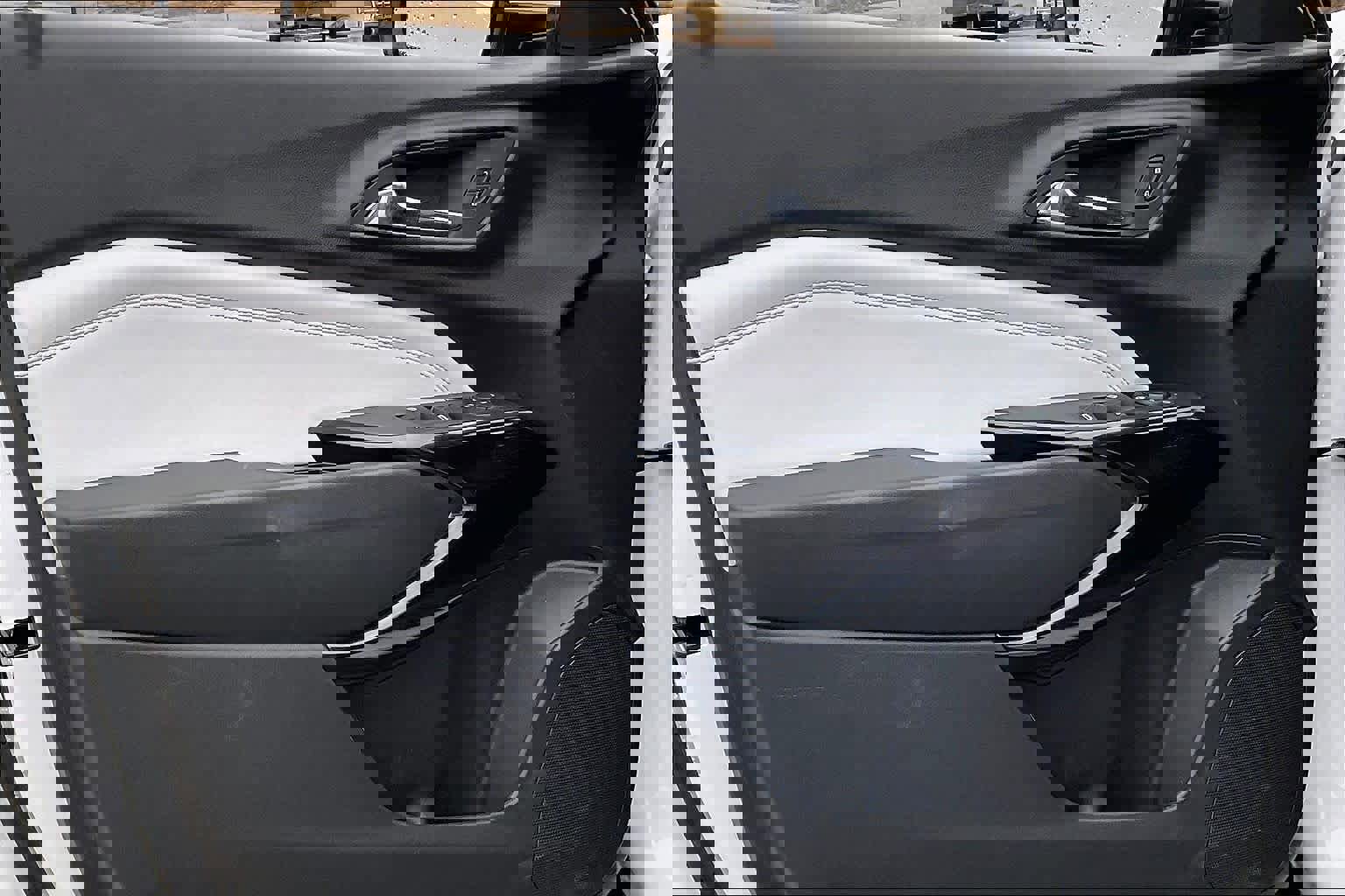 Certified 2025 Chevrolet Trax LT image 21