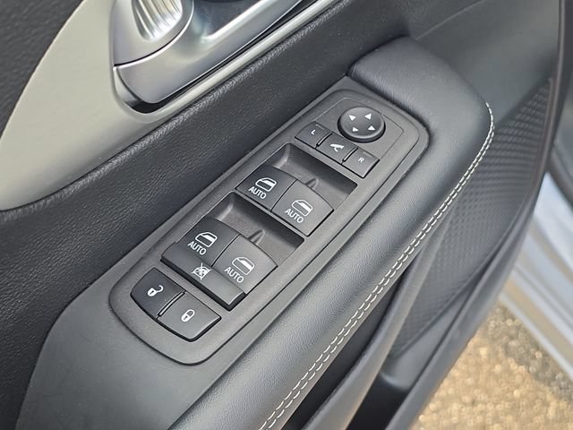 Used 2023 Chrysler Pacifica Limited w/ S Appearance Package AWD/4WD image 10