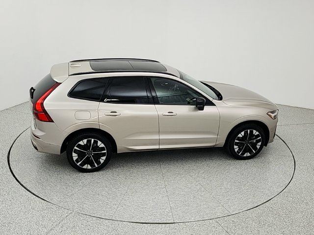Certified 2026 Volvo XC60 B5 Plus AWD/4WD image 16