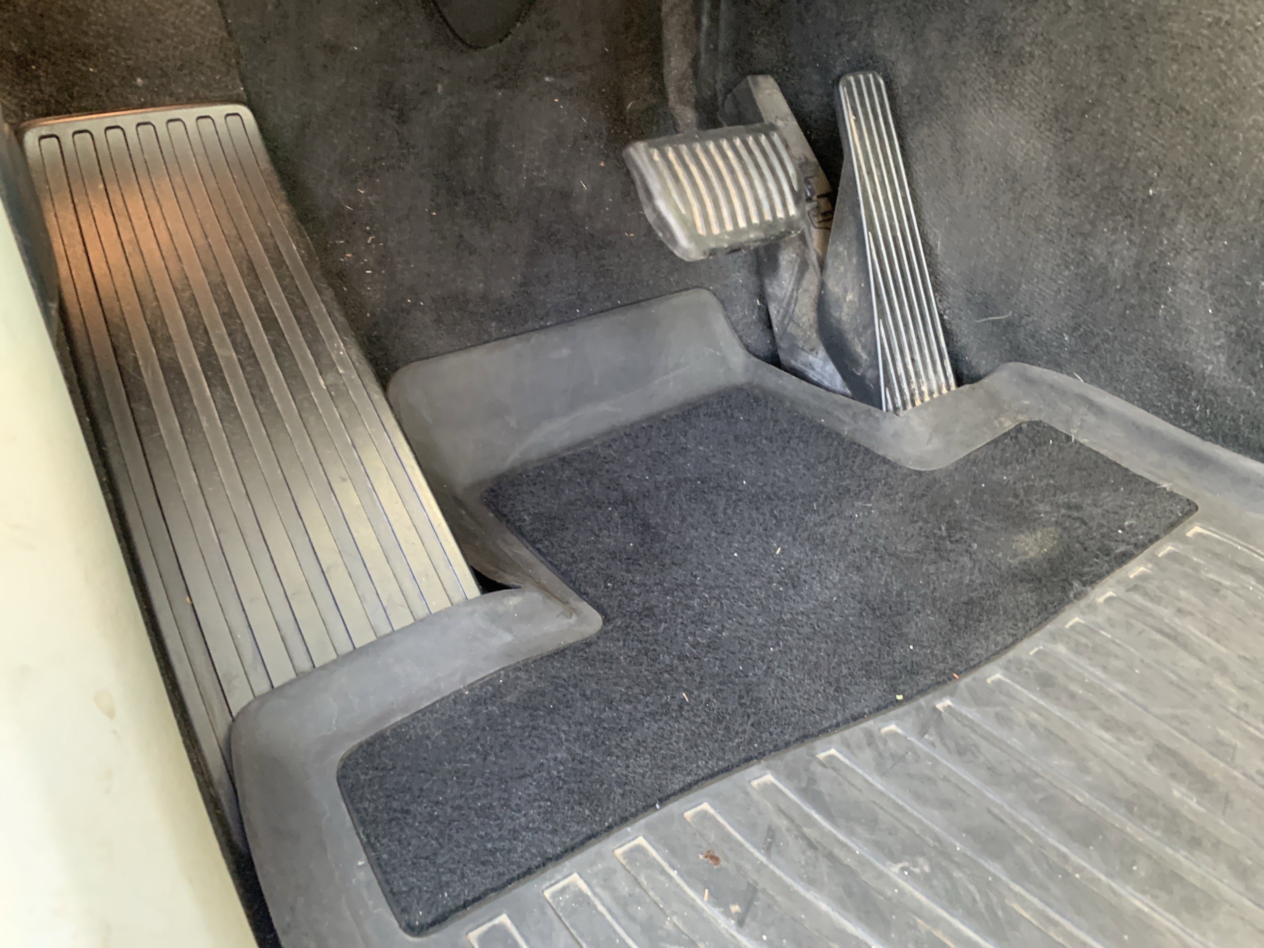 Used 2018 Volvo XC90 T6 Momentum w/ Momentum Plus Package image 17